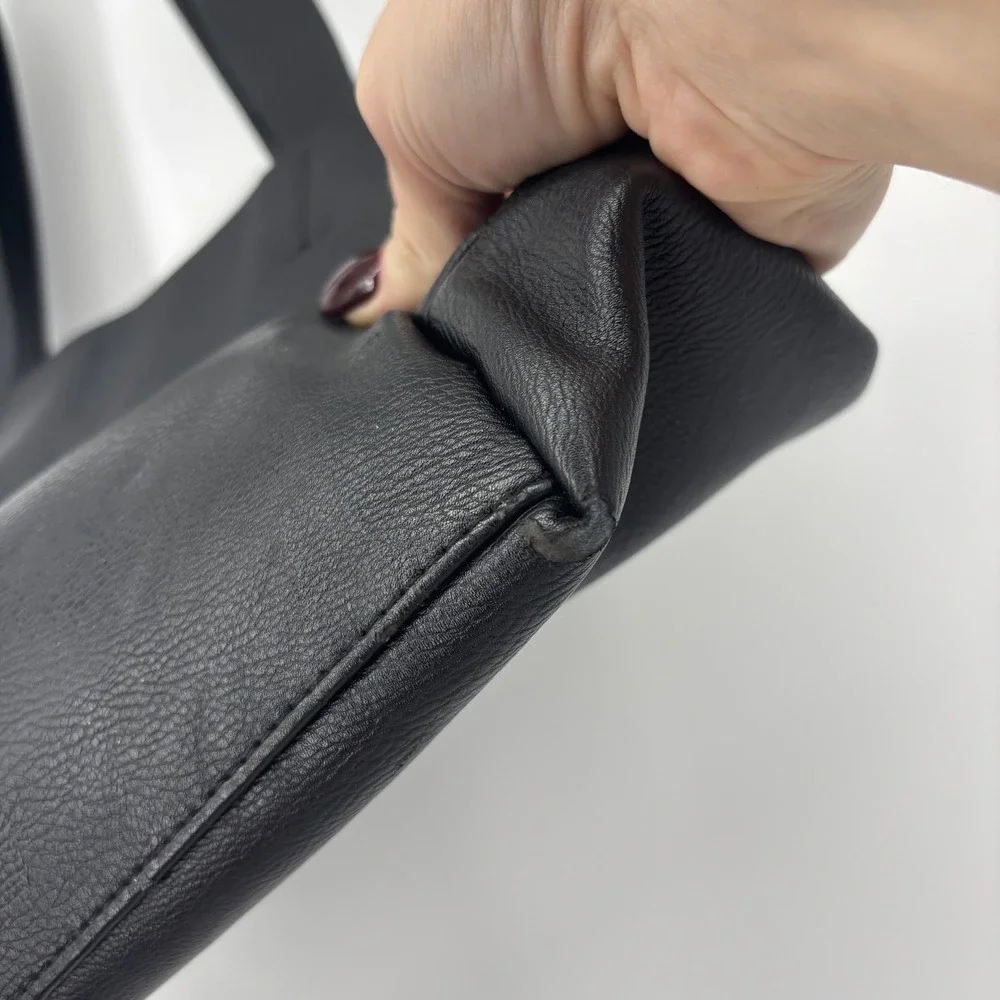 UNIVERSAL‎ THREAD Womens Shoulder BAG Book Laptop Work Faux Leather Suede DEFECT